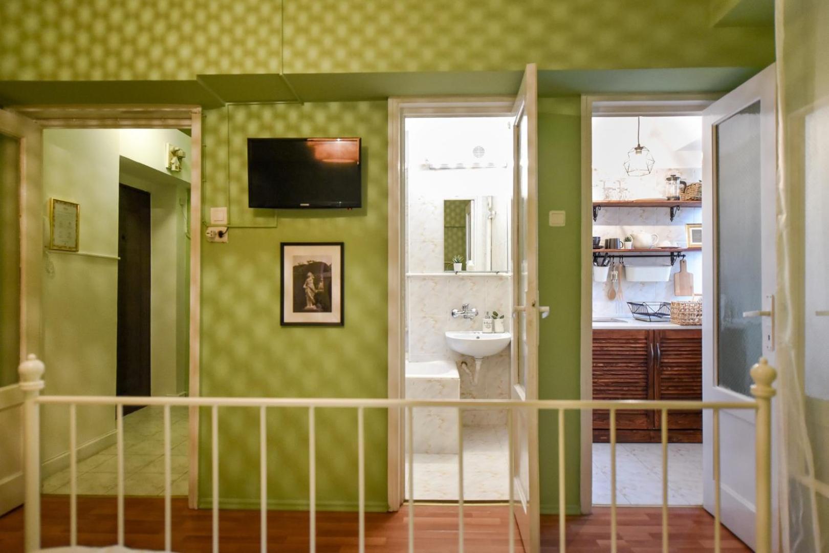 Chic Accommodation With Breathtaking Views Over Calea Victoriei - Your Central Heaven Bukarest Zimmer foto